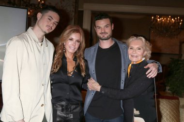 Landon Recht, Tracey Bregman, Austin Recht, Suzanne Lloyd