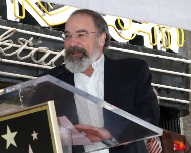 oyuncu Mandy Patinkin 