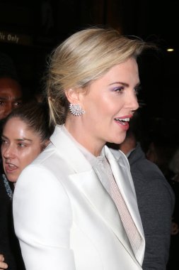 aktris charlize theron