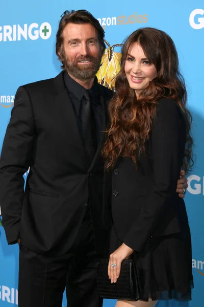 Sharlto Copley, Tanit Phoenix — Stock Photo, Image