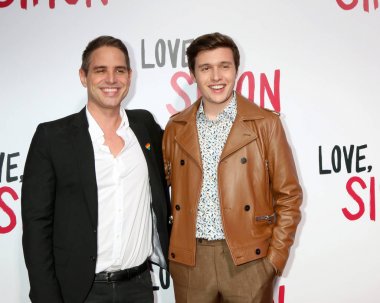  Greg Berlanti, Nick Robinson