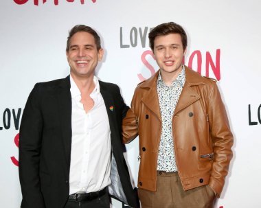  Greg Berlanti, Nick Robinson