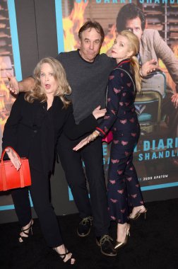 Beverly D'Angelo, Kevin Nealon, Susan Yeagley 