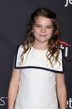 oyuncu Raegan Revord 