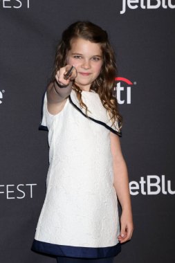 oyuncu Raegan Revord 