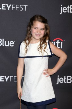 oyuncu Raegan Revord 