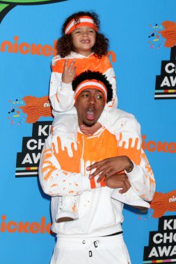Nick Cannon, Fas savaş topu