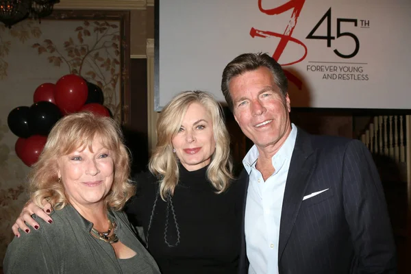 Beth Maitland, Eileen Davidson, Peter Bergman — Foto de Stock