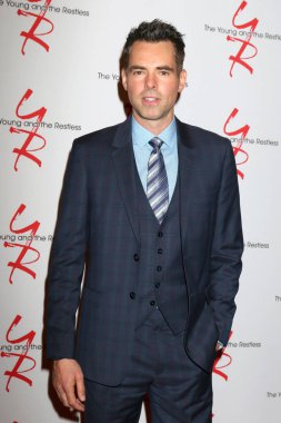 Aktör Jason Thompson