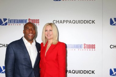 Byron Allen, Jennifer Lucas