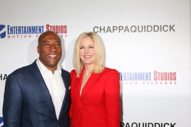 Byron Allen, Jennifer Lucas