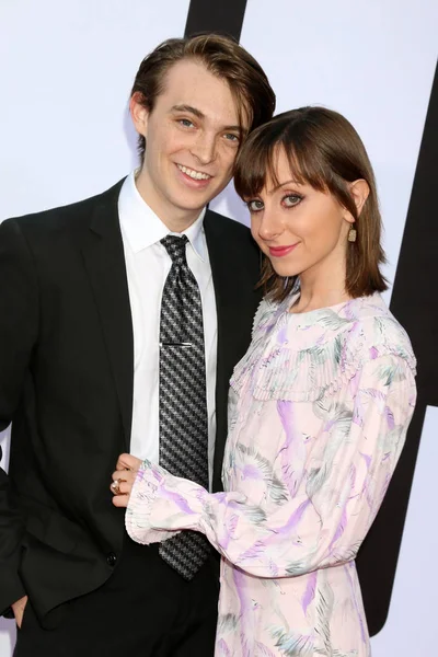 Dylan Riley Snyder, braço de Allisyn Ashley — Fotografia de Stock