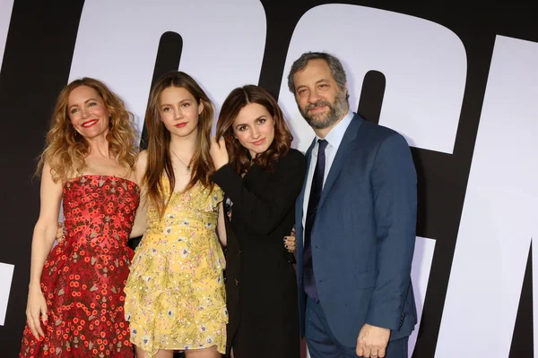 Leslie Mann, Iris Apatow, Maude Apatow, Judd Apatow — Stok fotoğraf