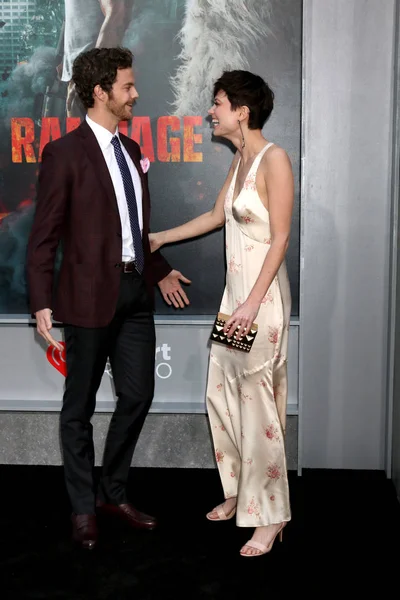  Jack Quaid, Lizzy Mcgroder 