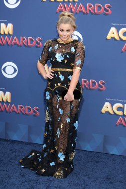 şarkıcı Lauren Alaina