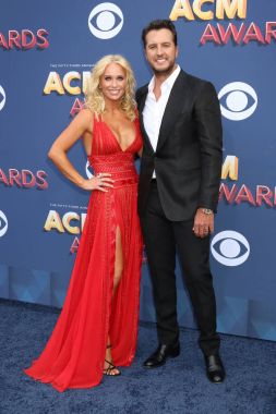 karısı, Luke Bryan