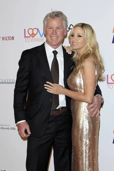 David C Meyer, Camille Grammer — Photo