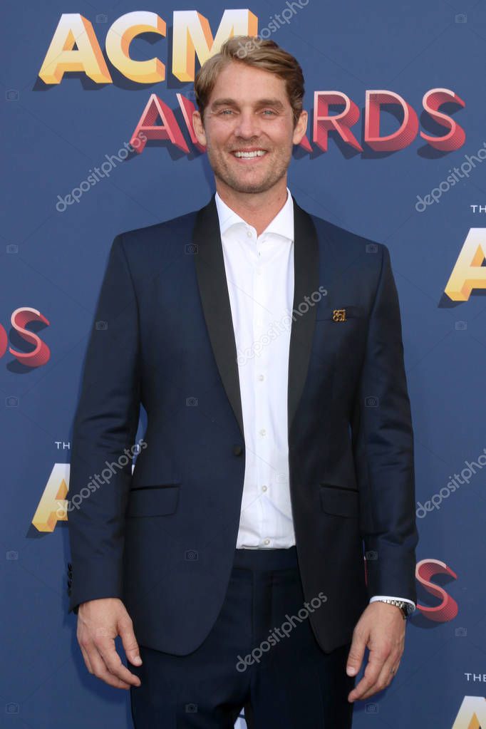 Singer Brett Young – Stock Editorial Photo © Jean_Nelson #193245256