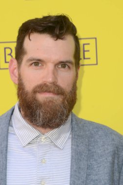 aktör Timothy Simons