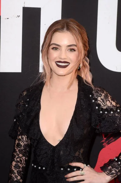 Actrice Lucy Hale — Stockfoto