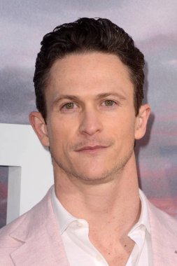 aktör Jonathan Tucker