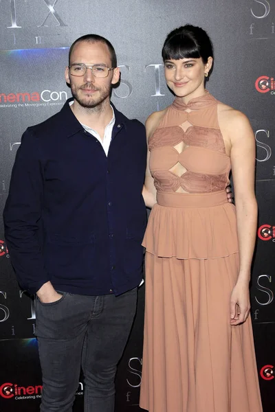 Sam Claflin, Shailene Woodley — Stockfoto