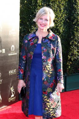 Los Angeles - 27 Nisan: Mary Beth Evans yaratıcı üzerinde 27 Nisan 2018 Pasadena Pasadena, Ca sivil Auditorium, 2018 gündüz Emmy Ödülleri-