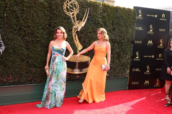 Los Angeles Apr Kit Hoover Natalie Morales 45E Daytime Emmy — Stockfoto
