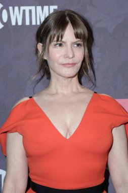 Los Angeles - Nisan 25: Jennifer Jason Leigh gösteri 