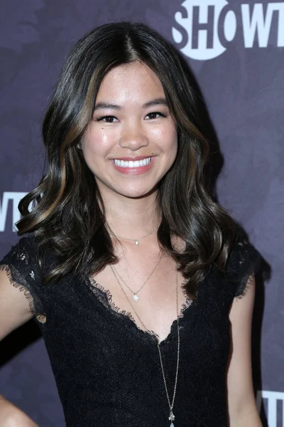 Los Angeles - Nisan 25: Tiffany Espensen gösteri 