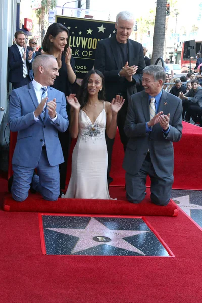 Mitch Ofarrell, Mila Kunis, Zoe Saldana, James Cameron, Leron Gubler — Fotografia de Stock