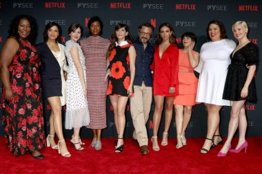 Kia Stevens, Shakira Barrera, Alison Brie, Sydelle Noel, Jackie Tohn, Marc Maron, Britt Baron, Rebekka Johnson, Britney genç, Kimmy Gatewood
