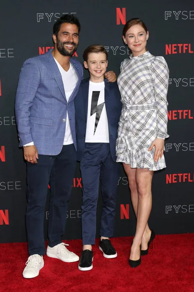 Ignacio Serricchio, Maxwell Jenkins, Mina Sundwall — Foto de Stock