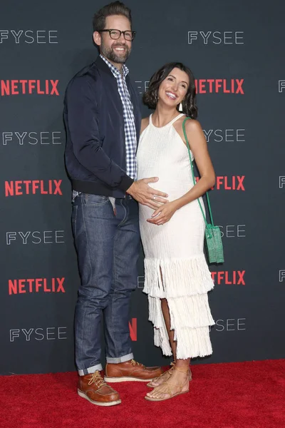 Толық фигуралы жетілген порно көру