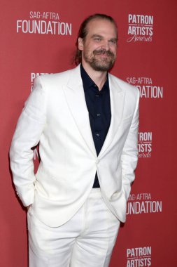 Sanatçılar Ödüllerinin 4. Geleneksel Patronu,