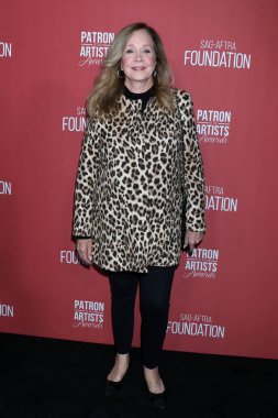 Sanatçılar Ödüllerinin 4. Geleneksel Patronu,