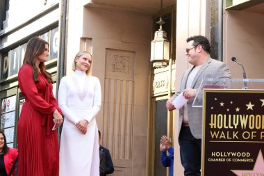 Idina Menzel ve Kristen Bell Yıldız Töreni