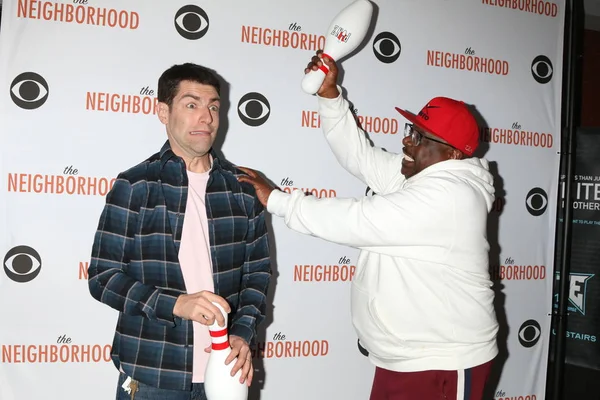 The Neighbohood celebra el episodio "Welcome to Bowling" —  Fotos de Stock
