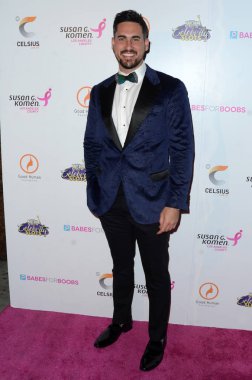 Memeler için Bebekler 5. Geleneksel Canlı Bekar Müzayedesi