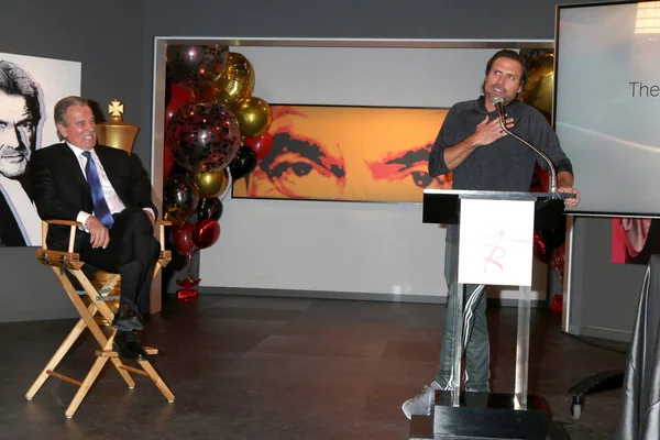 Célébration du 40e anniversaire d'Eric Braeden sur les jeunes et les agités — Photo