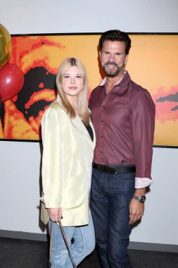 Eric Braeden Genç ve R 'de 40. yıldönümünü kutluyor.