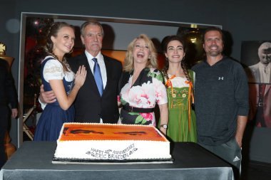 Eric Braeden Genç ve R 'de 40. yıldönümünü kutluyor.