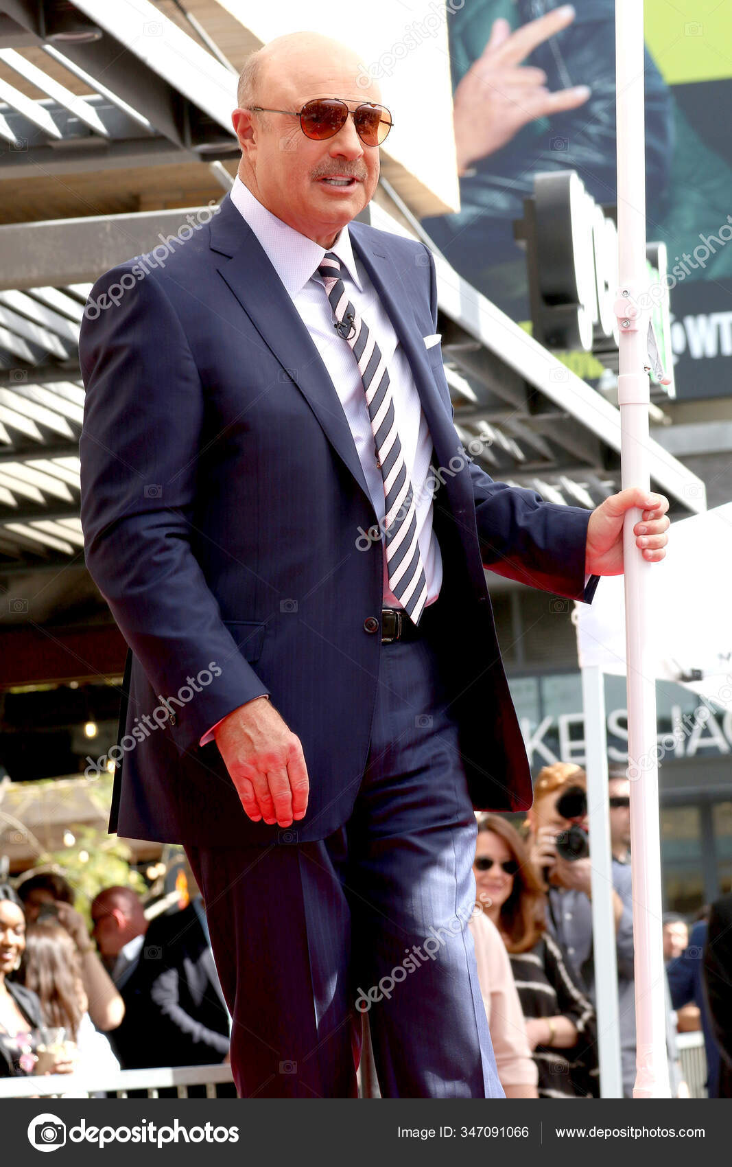 Los Angeles Feb Phil Mcgraw Phil Graw Star Ceremony Hollywood Redaktionelles Stockfoto C Jean Nelson 347091066