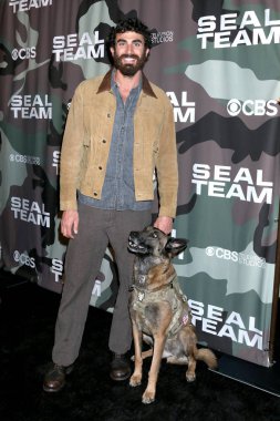 Los Angeles - 25 Şubat: Justin Melnick ve Dita 25 Şubat 2020 'de Los Angeles, Ca' da Arclight Hollywood 'daki Seal Team gösteriminde