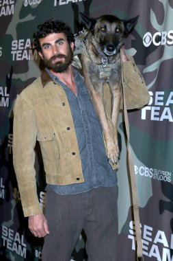 Los Angeles - 25 Şubat: Justin Melnick ve Dita 25 Şubat 2020 'de Los Angeles, Ca' da Arclight Hollywood 'daki Seal Team gösteriminde