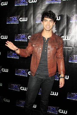 LOS ANGELES - AUG 8:  Joe Jonas at the CW 