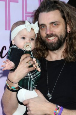 Los Angeles - Mia Chambers ve Adam Chambers 