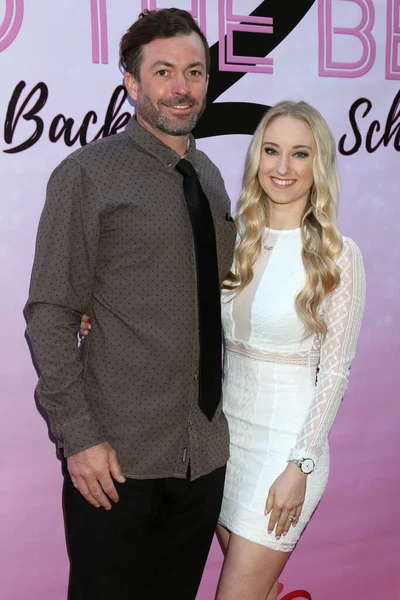 Los Angeles Mrt Brendan Lutes Emily Lutes Beat Terug School — Stockfoto