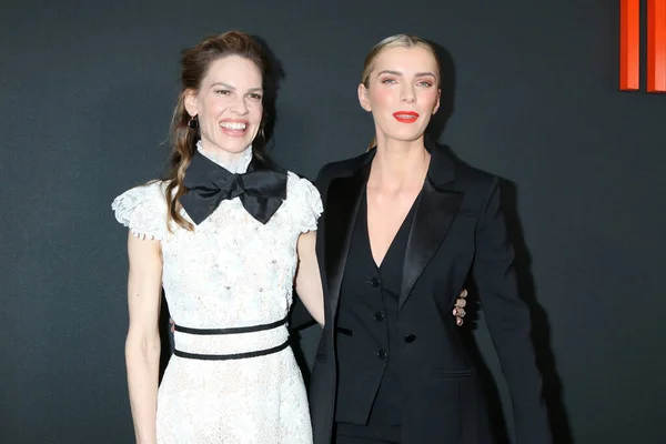 Los Angeles Mar Hilary Swank Betty Gilpin Premierze Polowania Arclight — Zdjęcie stockowe