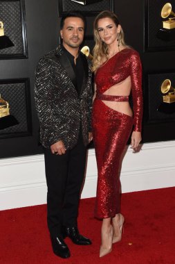 LOS ANGELES - JAN 26:  Luis Fonsi, Agueda Lopez at the 2020 Grammy Awards - Arrivals at the Staples Center on January 26, 2020 in Los Angeles, CA
